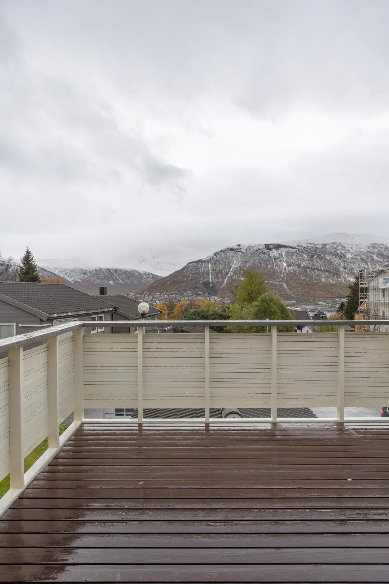 Townhouse With A View - Terrace Feriehus